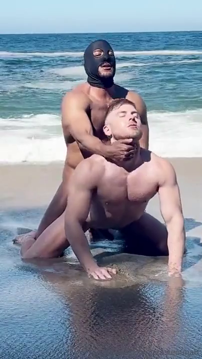 Matthew Ellis Horsepapo Beach