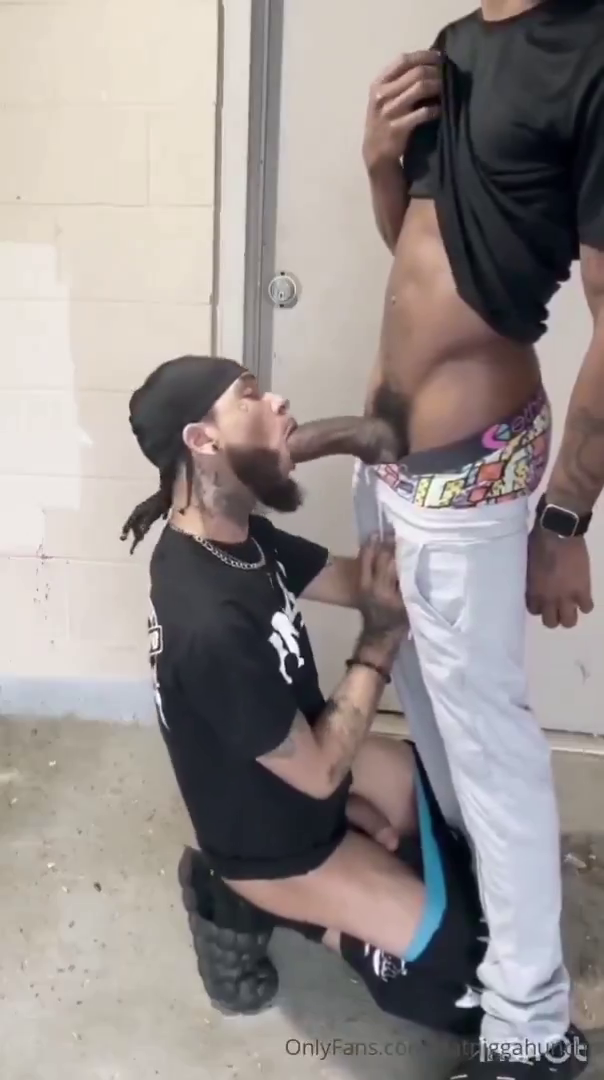 Dataniggahuncho Fucking In The Stairwell 151360