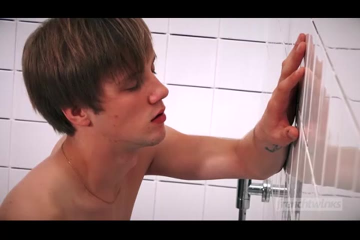 FrenchTwinks Wc