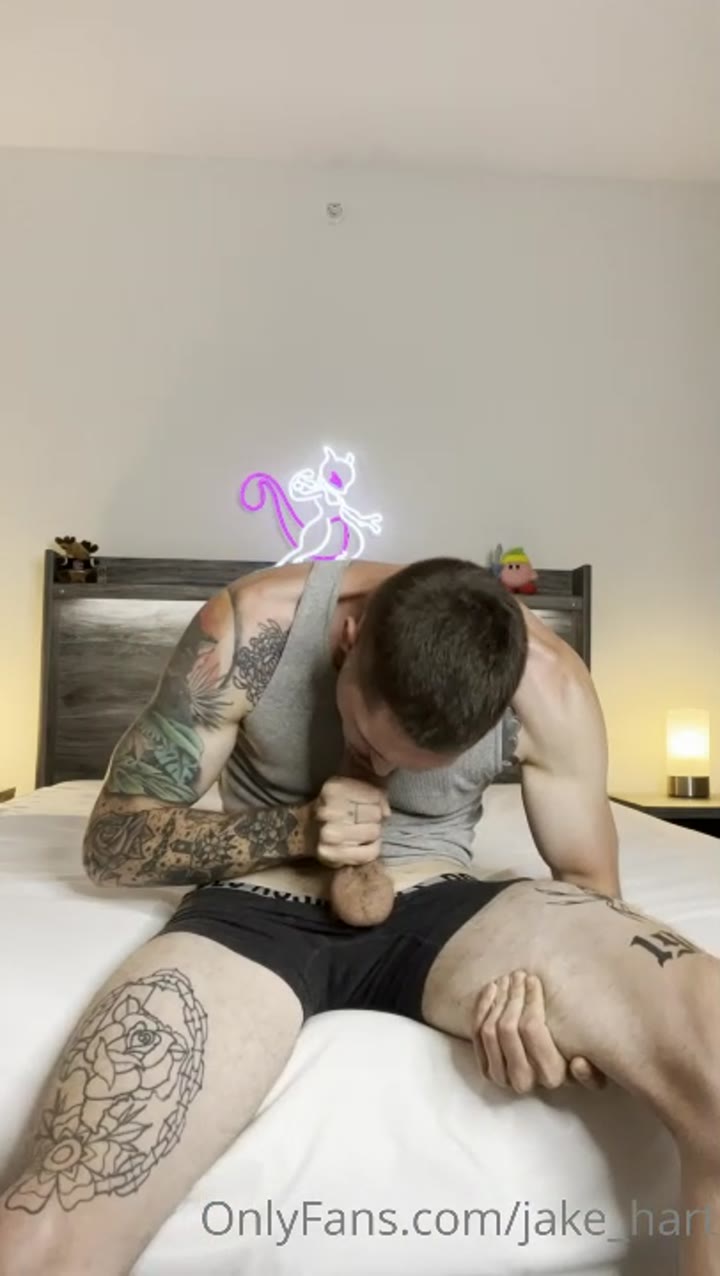 Jake Hart Gets A Blowjob From Kayleb Alexander