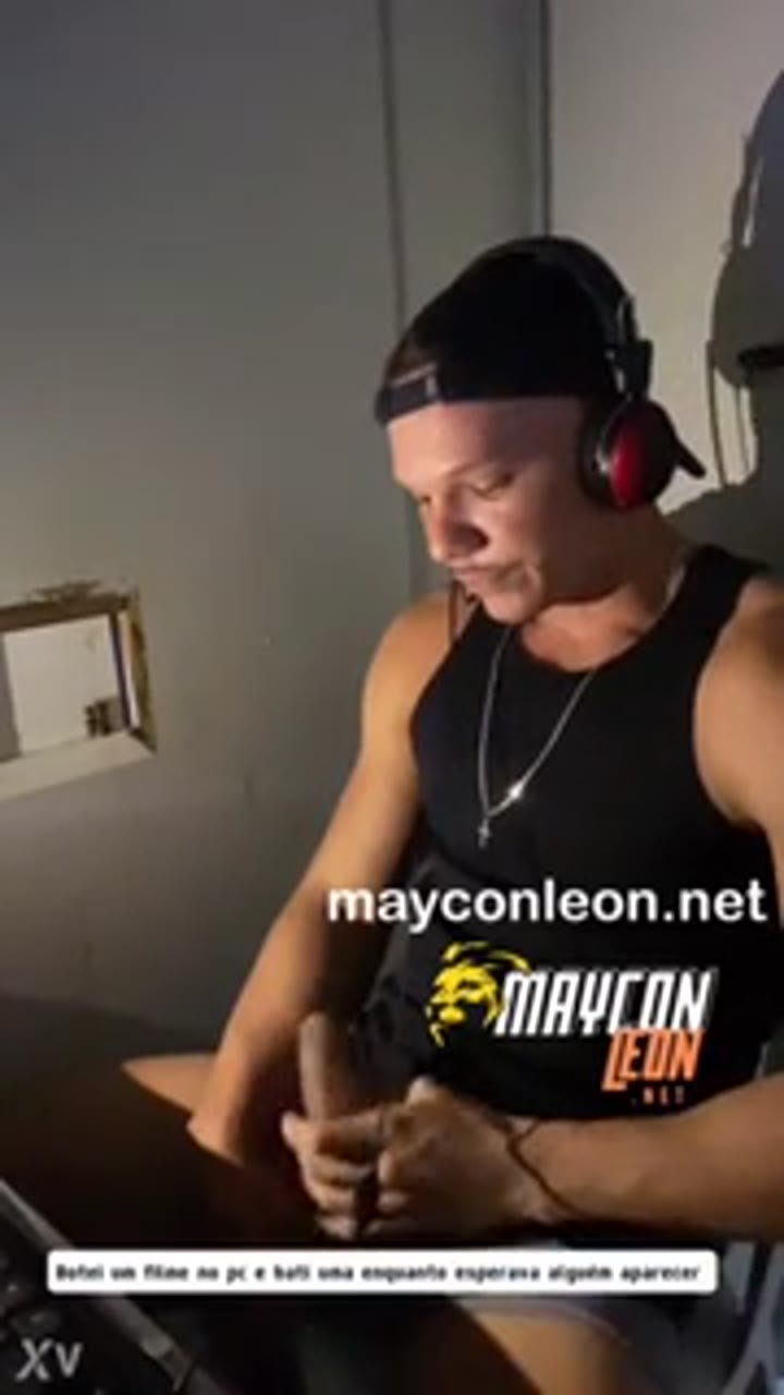 Sucking A Super Dick At Lan Cruising S Glory Hole