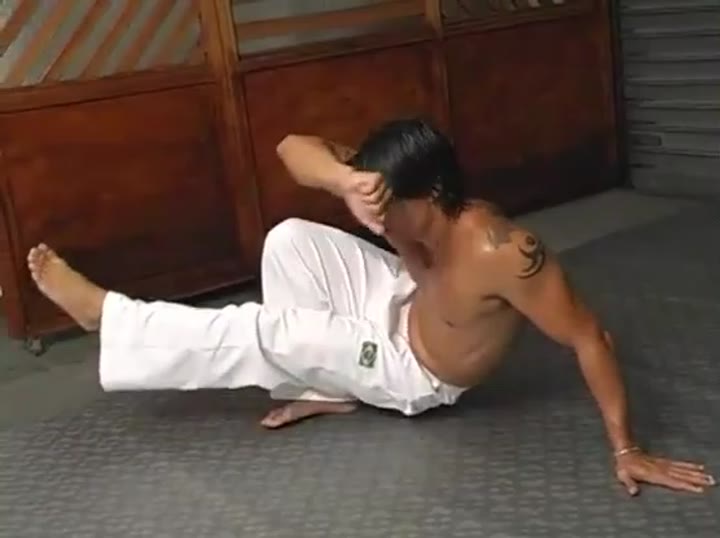 Tony Fernandes Capoeira